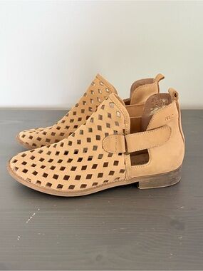 Musse & Cloud Anthropologie Caila Perforated Leather Bootie in Taupe Size 8